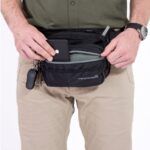 RUNNER-POUCH-BLACK-02-864x1080