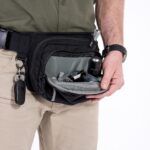 RUNNER-POUCH-BLACK-03-864x1080